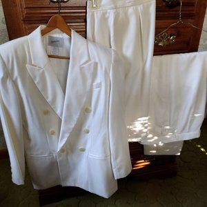 Never Worn Womens Jacqueline Ferrar White Double-breated Suit Three-piece Set